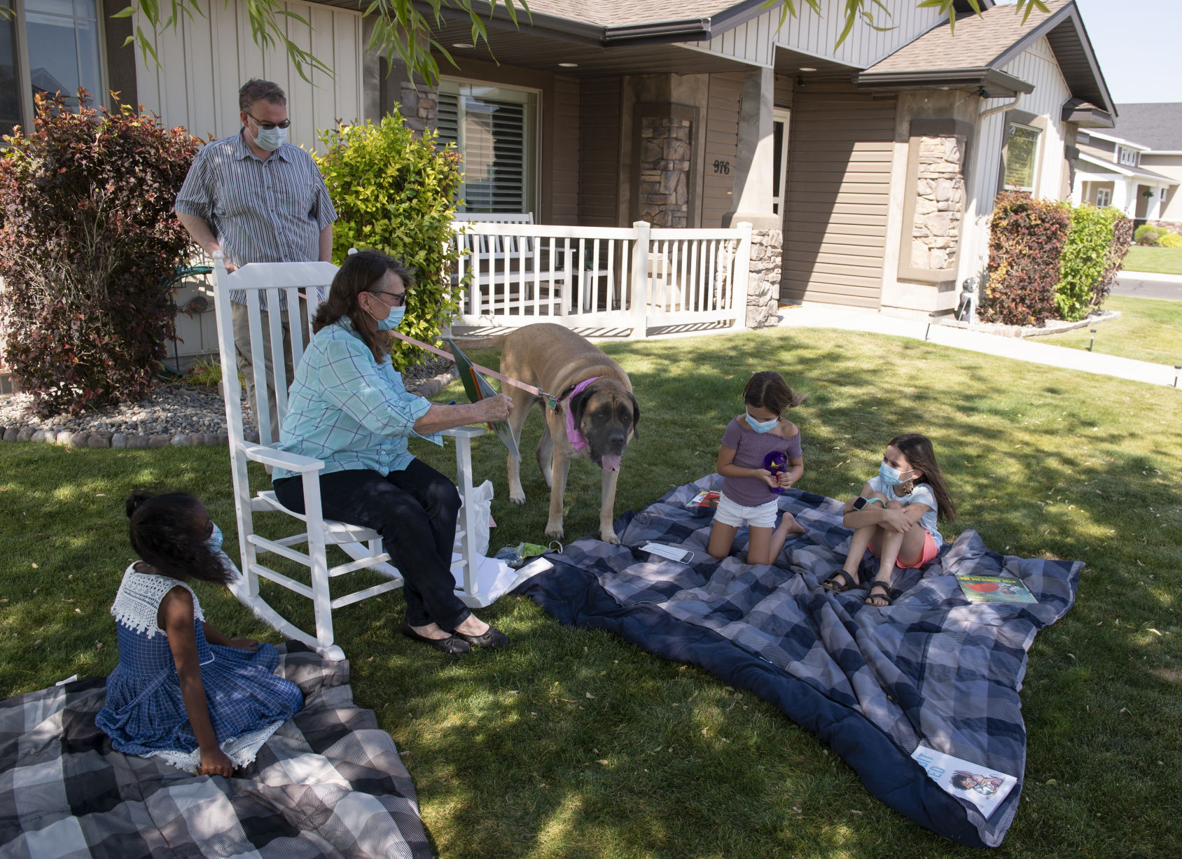 Neighborhood reading
